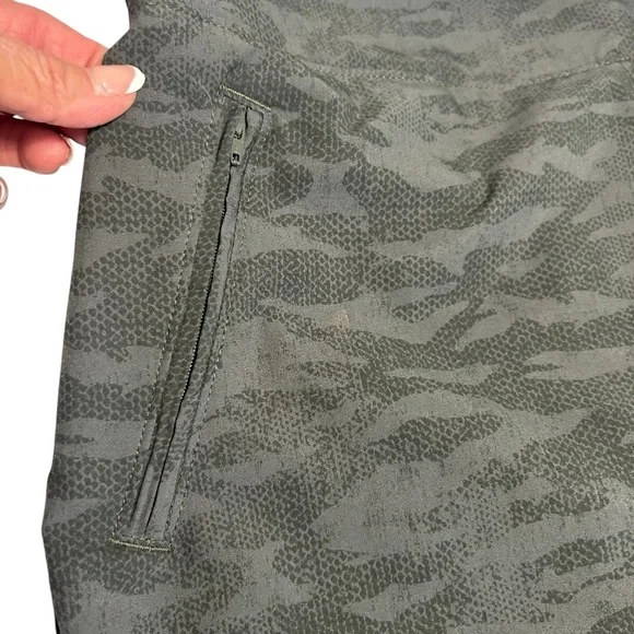 Orvis Green Camo Skort Sz Medium - Picture 7 of 10